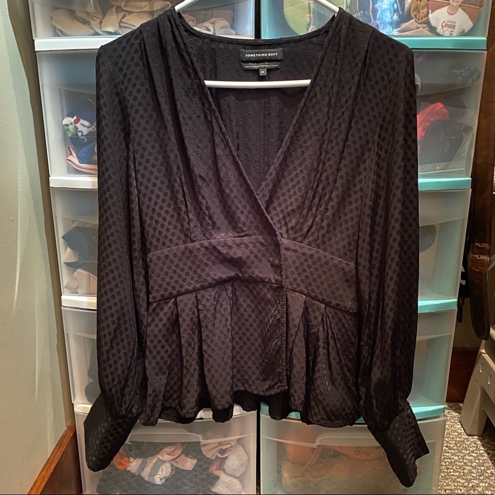 Something Navy XS black peplum shirt